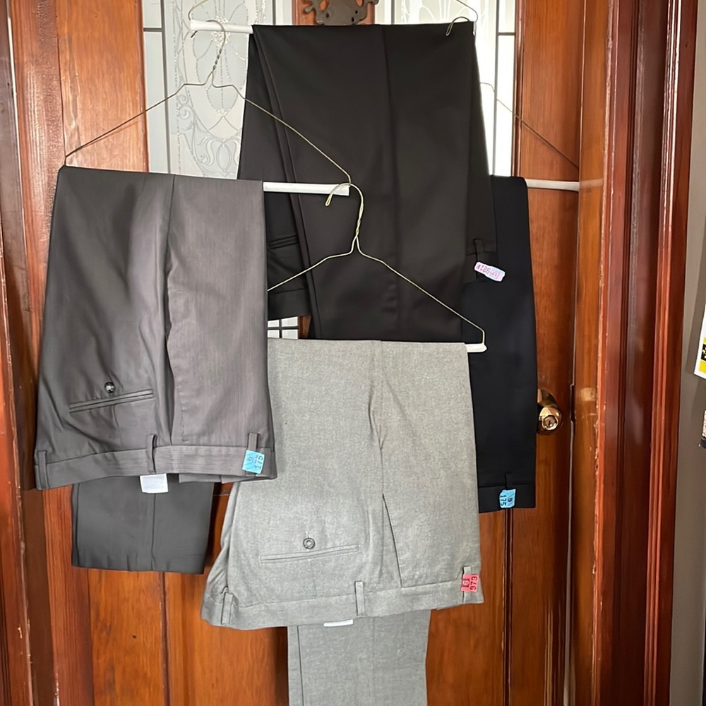 DOCKERS men’s 4 dressing pants.